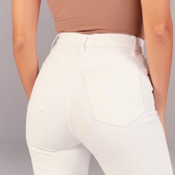 Abercrombie Ultra High Rise Flare Jean White 4R 27W NWOT - Picture 2 of 3